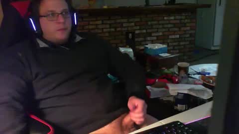 whateverdude555 online show from February 24, 11:03 pm