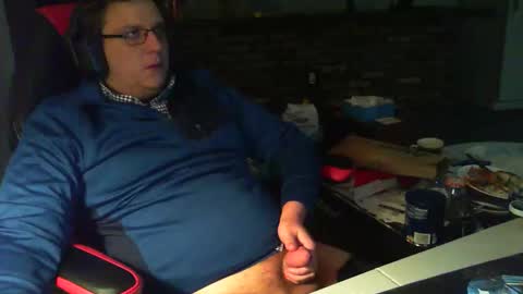 whateverdude555 online show from February 27, 10:54 pm