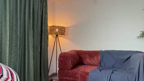 Snapshot of whatpeachy chatting on July 8, 11:53 pm Aleska online show from July 8, 11:53 pm