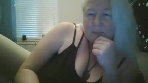 whipsnap19 online show from October 18, 12:06 pm
