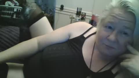 Snapshot of whipsnap19 chatting on October 27, 10:52 am whipsnap19 online show from October 27, 10:52 am