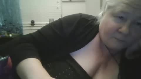 Snapshot of whipsnap19 chatting on November 29, 9:45 am whipsnap19 online show from November 29, 9:45 am