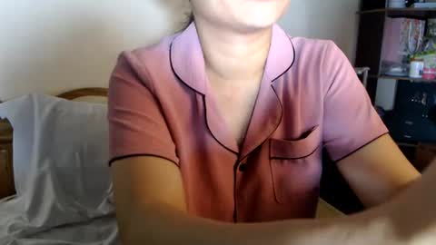 Snapshot of whisperinrain chatting on June 20, 5:49 pm whisperinrain online show from June 20, 5:49 pm