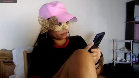 Snapshot of whisperinrain chatting on July 19, 8:23 pm whisperinrain online show from July 19, 8:23 pm