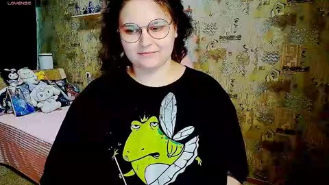 Snapshot of whisperinthedarkk chatting on September 10, 3:17 am whisperinthedarkk online show from September 10, 3:17 am