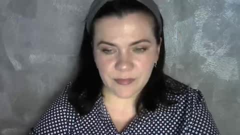 Snapshot of white__queen_ chatting on June 5, 7:14 am white__queen_ online show from June 5, 7:14 am