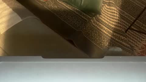 white_bubble online show from March 21, 8:12 pm