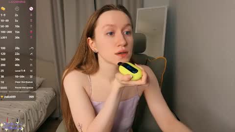 Snapshot of white_bueno chatting on June 20, 5:43 am white_bueno online show from June 20, 5:43 am