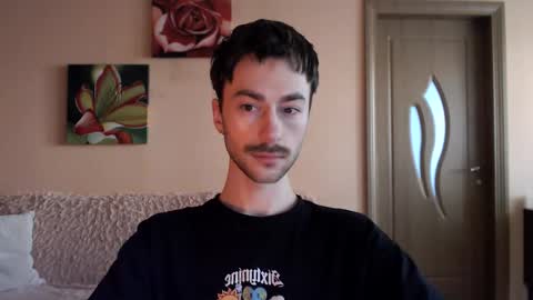 Snapshot of white_sport chatting on December 17, 11:49 am Tom online show from December 17, 11:49 am