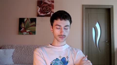 Snapshot of white_sport chatting on December 18, 12:00 pm Tom online show from December 18, 12:00 pm