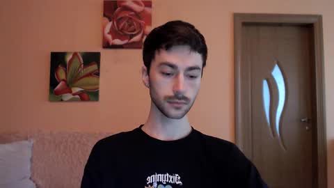 Snapshot of white_sport chatting on December 22, 12:46 pm Tom online show from December 22, 12:46 pm