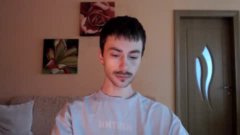 Snapshot of white_sport chatting on February 5, 12:10 pm Tom online show from February 5, 12:10 pm