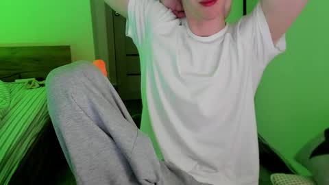 Snapshot of white_vibee chatting on April 4, 12:57 pm Stefan online show from April 4, 12:57 pm