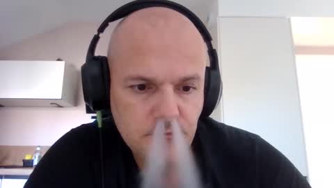 Snapshot of whiteeaglesrb chatting on April 8, 2:28 pm whiteeaglesrb online show from April 8, 2:28 pm