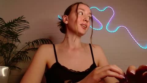 Snapshot of whiteprincessluna chatting on April 19, 6:10 pm You wont find me here on Saturdays and Sundays online show from April 19, 6:10 pm