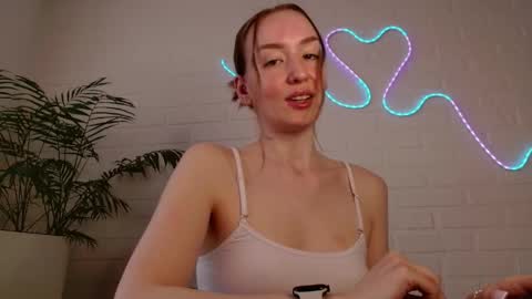 Snapshot of whiteprincessluna chatting on April 20, 12:08 pm You wont find me here on Saturdays and Sundays online show from April 20, 12:08 pm