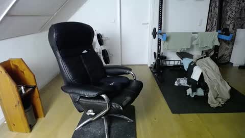 Snapshot of whiterabbit_86 chatting on December 15, 8:36 pm whiterabbit_86 online show from December 15, 8:36 pm