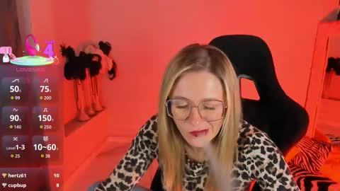 Snapshot of whitneypunnch chatting on March 10, 3:06 pm whitneypunnch online show from March 10, 3:06 pm