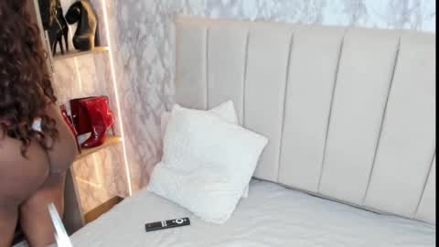 whitneyyfox online show from November 2, 11:29 pm