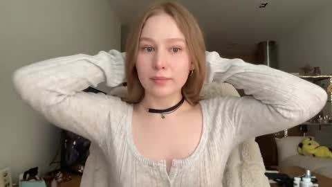 Snapshot of whoisalisa chatting on May 15, 7:48 am Alisa online show from May 15, 7:48 am