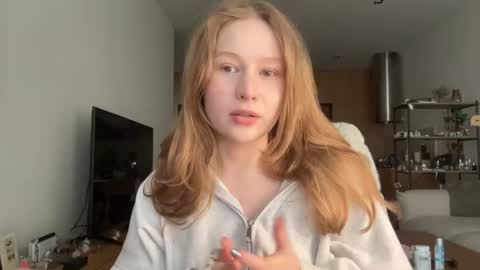 Snapshot of whoisalisa chatting on June 9, 7:53 am Alisa online show from June 9, 7:53 am