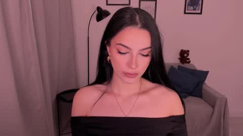 whoislulu online show from November 16, 6:46 pm