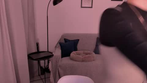 whoislulu online show from November 17, 10:15 pm