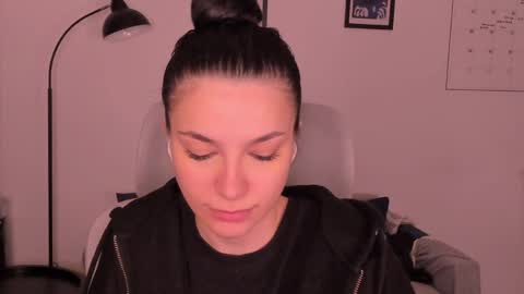 whoislulu online show from April 14, 8:04 pm