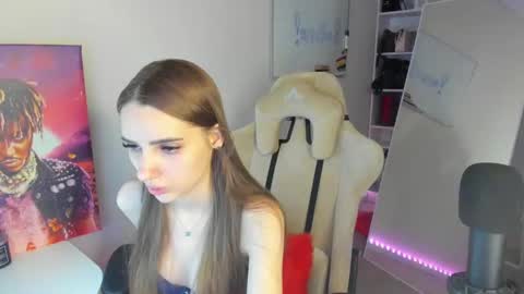 Abby  online show from December 5, 11:05 am