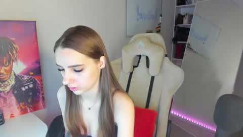 Abby  online show from December 6, 6:15 am