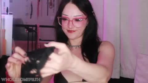 Snapshot of wholesomefilth chatting on June 24, 2:10 am Zoe Grace online show from June 24, 2:10 am