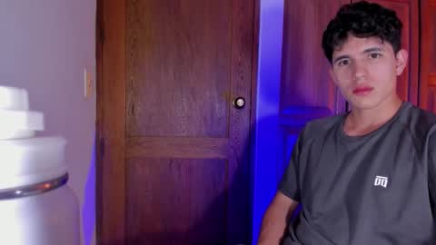 whos_he online show from February 19, 7:10 pm