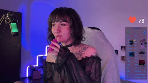 Snapshot of whysosweet chatting on January 6, 12:16 am iggy iggz online show from January 6, 12:16 am