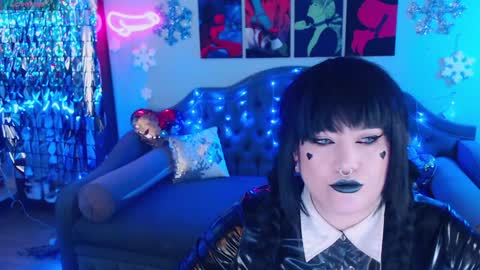 Snapshot of wickedxqueen chatting on January 7, 9:57 pm Laura  online show from January 7, 9:57 pm