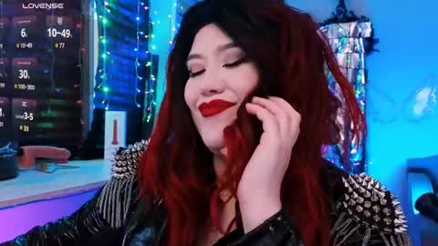 Snapshot of wickedxqueen chatting on February 19, 5:27 am Laura  online show from February 19, 5:27 am