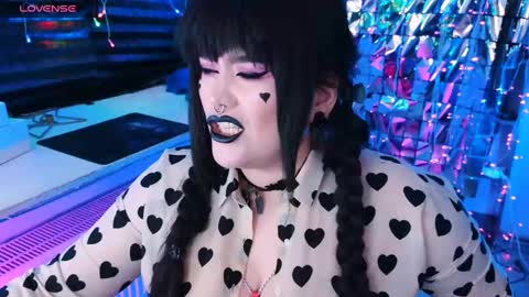 Snapshot of wickedxqueen chatting on February 23, 10:31 pm Laura  online show from February 23, 10:31 pm