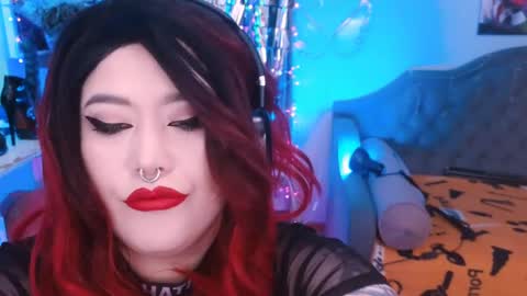 Snapshot of wickedxqueen chatting on February 25, 9:46 pm Laura  online show from February 25, 9:46 pm