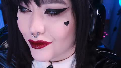 Snapshot of wickedxqueen chatting on February 28, 5:48 am Laura  online show from February 28, 5:48 am