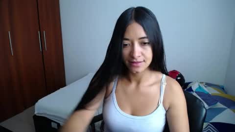 Ilauren online show from March 28, 1:22 pm