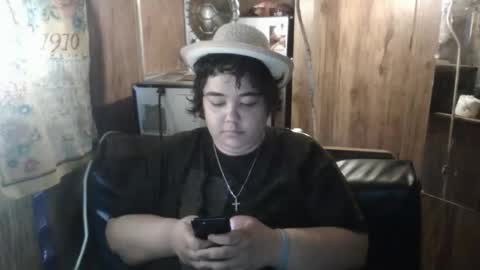 wigper online show from April 18, 11:16 pm