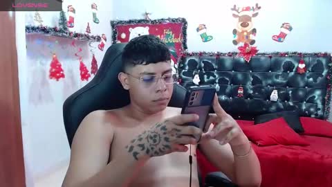 wiilliam online show from December 21, 6:12 pm