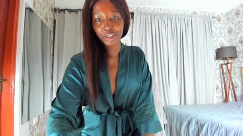 wild_joy online show from December 23, 5:17 am