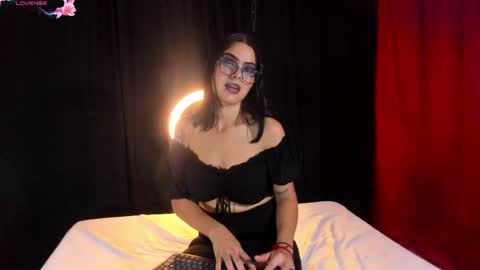 Snapshot of wild_lunaa chatting on June 6, 1:16 pm Call me Luna online show from June 6, 1:16 pm