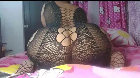 Snapshot of wildasslove4u chatting on May 17, 12:30 am Wild online show from May 17, 12:30 am