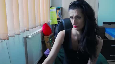 Bea online show from April 4, 7:39 am