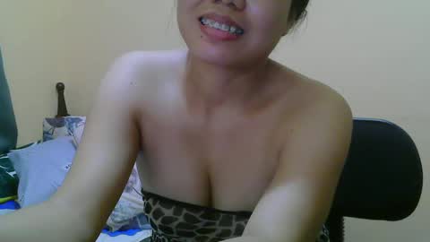 Snapshot of wildcamille chatting on February 11, 3:08 am camille online show from February 11, 3:08 am