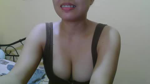 Snapshot of wildcamille chatting on February 26, 10:26 am camille online show from February 26, 10:26 am