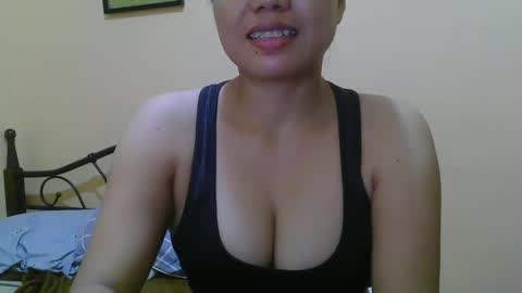 Snapshot of wildcamille chatting on March 10, 2:06 am camille online show from March 10, 2:06 am