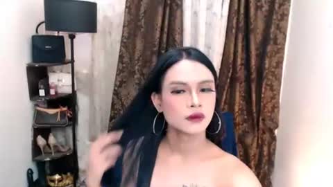 Snapshot of wildexoticbeauty chatting on May 21, 12:06 am wildexoticbeauty online show from May 21, 12:06 am
