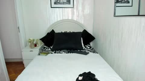 Snapshot of wildkatrina_ chatting on April 24, 10:39 am Miss Deea online show from April 24, 10:39 am